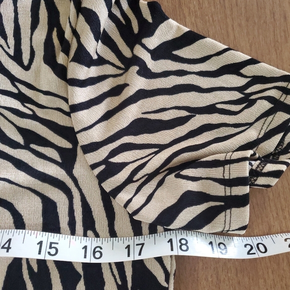 Jaclyn Smith Womens Top Size Small Animal Print Slinky Safari Chic Boho Glam Y2K - Picture 7 of 9